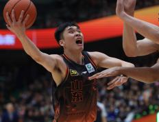  哈兰德赛后谦逊发言登热搜，武汉三镇爆冷新疆男篮引发热议